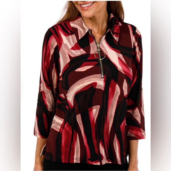 Tops - NWT Thomas & Olivia Abstract Print Top